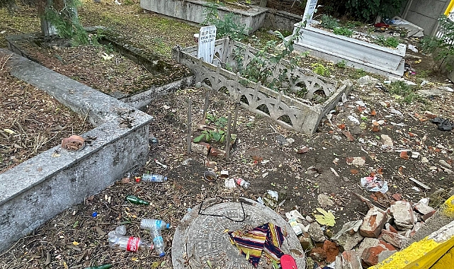 Mezarlığı çöplüğe çevirdiler