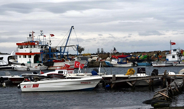 Tekirdağ'da kuvvetli rüzgar; eğitim uçuşları iptal edildi