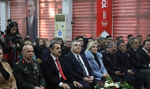 Atatürk'ün Kırklareli'ne gelişinin 93.yılında konuşan Başkan Kesimoğlu; “Bizler hayata Mustafa Kemal sevgisiyle tutunuyoruz”
