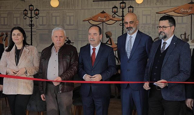 "Berry Coffee Shop" hizmete girdi
