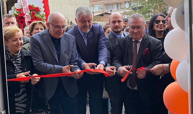 Ev Tadında hizmete girdi