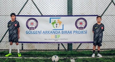 "Gölgeni Arkanda Bırak"