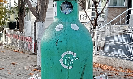 Lüleburgaz'da Cam Kumbaralar Çöplerle Dolup Taşıyor