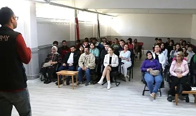 Öğrenci ve Velilere Siber Güvenlik Semineri Düzenlendi