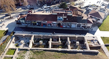 Selimiye Meydanı'ndaki 6 asırlık han ile hamam da restore edilecek