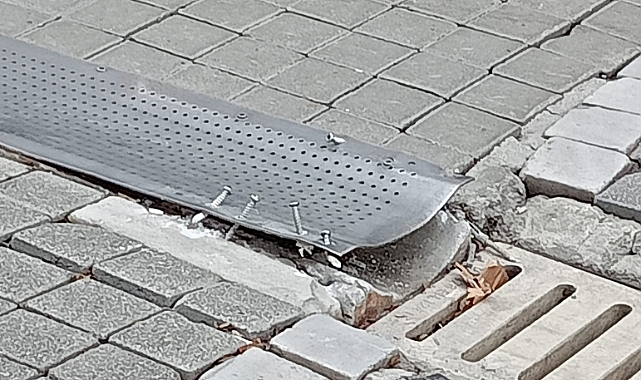 Su olukları kazaya davetiye çıkardı