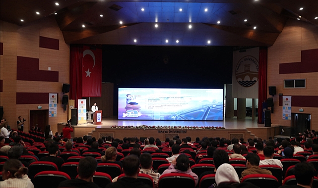Trakya Kariyer Fuarı'nda Savunma Sanayi Paneli Gençlere Yol Gösterdi