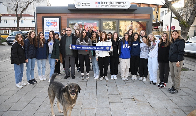 Voleybolcular Çanakkale'ye uğurlandı