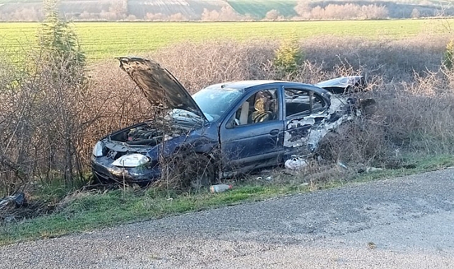 Babaeski Yenimahalle Sapağında Trafik Kazası: 2 Araçta Maddi Hasar, 2 Yaralı