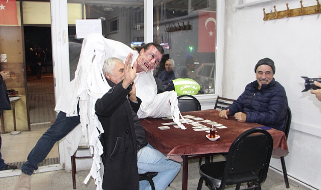 Bin yıllık Balkan geleneği 'Koleda', Kırklareli'de renkli görüntüler oluşturdu