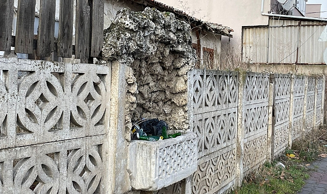 Çeşme çöp kutusu oldu