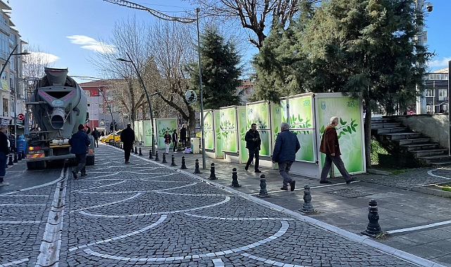 Emek Pazarı yağmur sebebiyle ara verdi