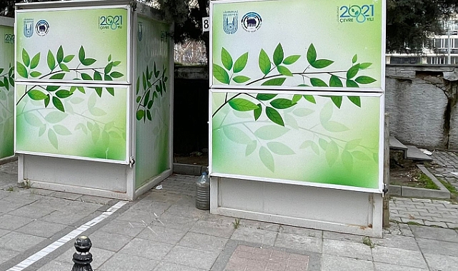 Emek Pazarı Yağmura Takıldı