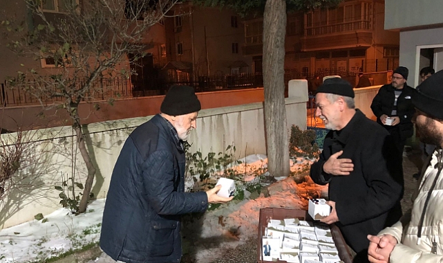 Keşan Belediyesi 10 bin adet kandil simidi ikram etti