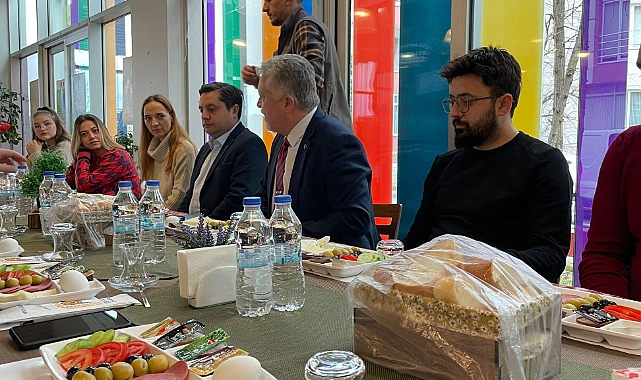 Lüleburgaz Belediye Başkanı Murat Gerenli Gazetecilerle Kahvaltıda Buluştu