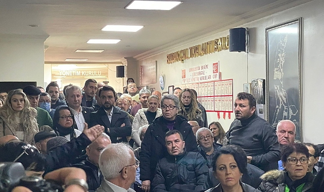 Lüleburgaz'da CHP Toplantısında Kavga: Basın Mensupları Dışarı Alındı