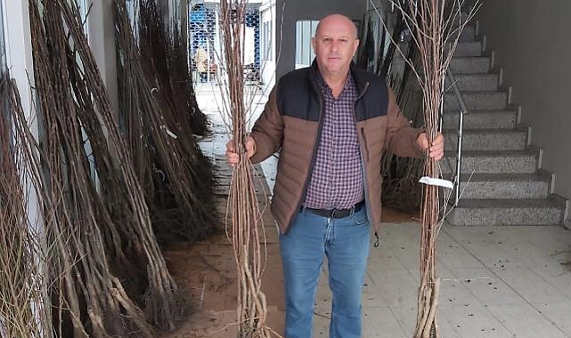 Lüleburgaz Ziraat Odası, Çiftçilere Aşılı Meyve Fidanları Teslim Ederek Tarıma Destek Sağlıyor