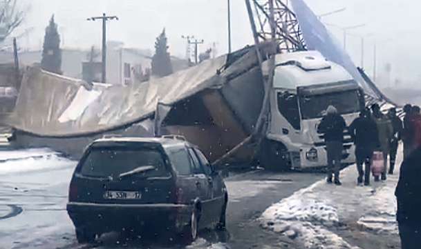 Trakya'da kar yağışı ve kuvvetli rüzgar (4)