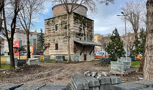 Türbe çevresinde yenileme çalışmaları başladı
