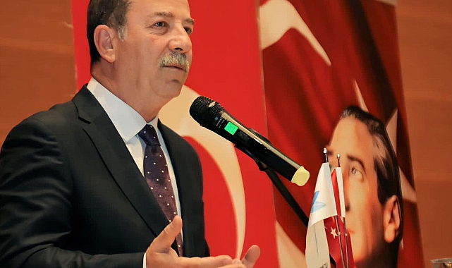 "Türk Bayrağı asmaya davet ediyorum"