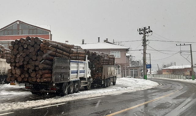 Yoğun Kar Yağışı Ulaşımı Felç Etti