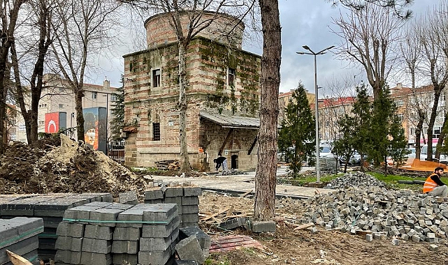 Zindan Baba Türbesi'nde Yenileme Çalışmaları Hızla Devam Ediyor