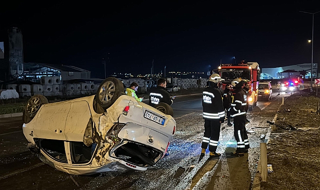 Aydınlatma direğine çarpan otomobil takla attı; 1 yaralı