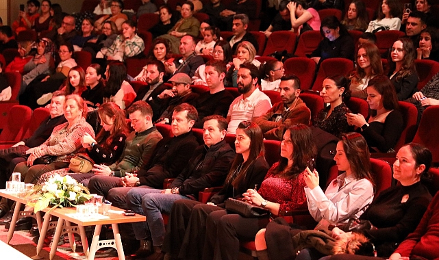 Kolektif İstanbul Müzik Grubu Dinleyicileri Büyüledi
