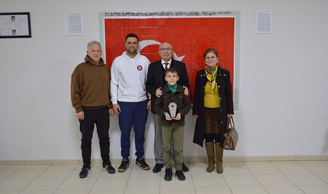 Lüleburgaz Tenis Kulübü Sporcusu Denizalp Şahin, Kış Kupası Türkiye Serisi Şampiyonu Oldu