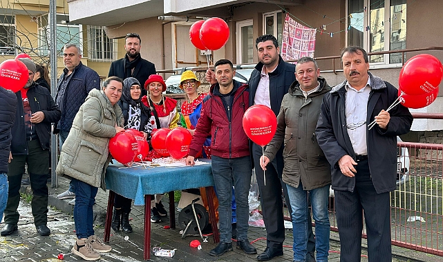 Muhtar Adayı Cihan Kara'dan Miniklere Jest