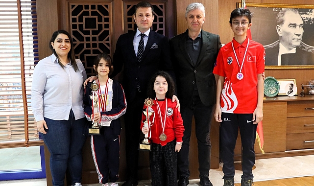 SATRANÇ USTALARINDAN ZİYARET