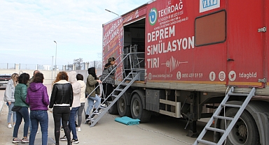 TREDAŞ Çalışanları, Tekirdağ Büyükşehir Belediyesi Deprem Simülasyon TIR’ında Deprem Bilinci Kazandı