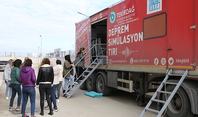 TREDAŞ Çalışanları, Tekirdağ Büyükşehir Belediyesi Deprem Simülasyon TIR’ında Deprem Bilinci Kazandı