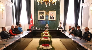 Vali Ekici Başkanlığında Acil Çağrı Hizmetleri İl Koordinasyon Komisyonu Toplantısı Gerçekleştirildi