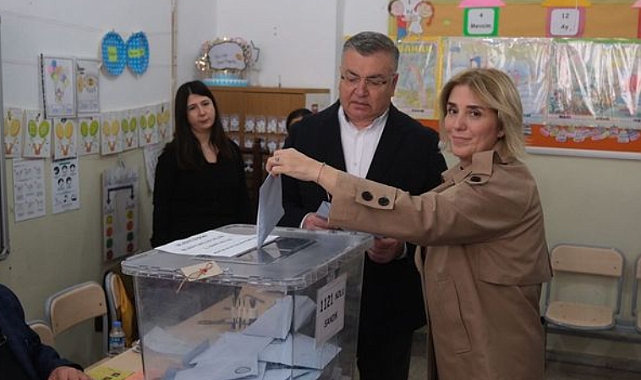 Kırklareli'de Seçim Heyecanı Sürüyor: CHP Adayı Mehmet Siyam Kesimoğlu Oyunu Kullandı
