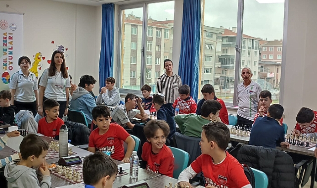 Lüleburgaz 1922 SK Satranç Takımı, Kırklareli Kulüpler Şampiyonası'nda Fırtına Gibi Esti!