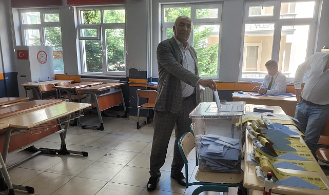 Murat Zortul, Tekirdağ'da Sandık Başına Gitti: "Demokrasinin Temel Unsurlarından Biri"