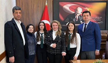 TÜBİTAK Yarışmasında Birinci Oldular: Kırklareli İl Milli Eğitim Müdürü'nden Ödüllü Ziyaret
