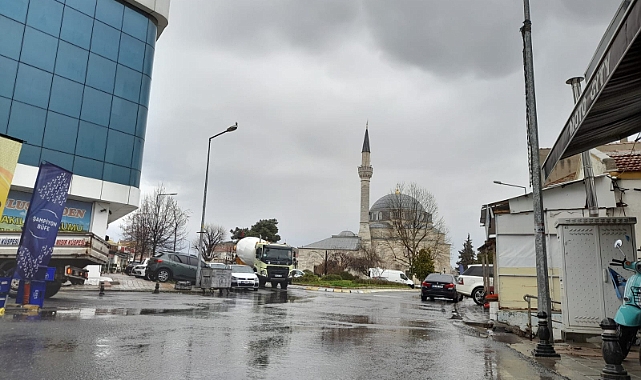 Babaeski'de Şiddetli Yağmur Hayatı Olumsuz Etkiliyor