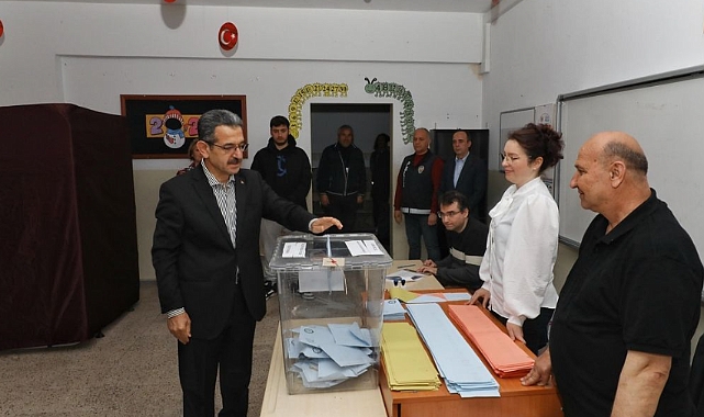31 Mart Yerel Seçim Heyecanı: Kırklareli Valisi Birol Ekici Oyunu Kullandı