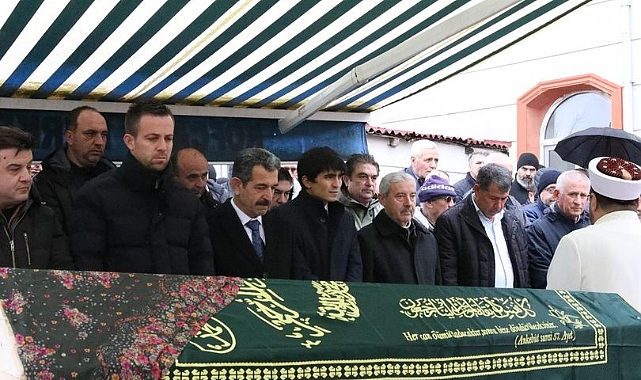 Vali Birol Ekici, Kofçaz İlçesi'nde Merhum Ayşe Çetintaş'ın Cenaze Törenine Katıldı