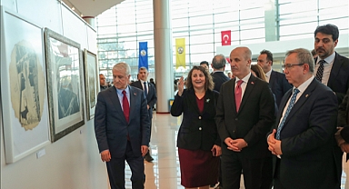 YÜKSEKÖĞRETİM KURULU BAŞKANI PROF. DR. EROL ÖZVAR "AKADEMİSYEN SANATÇILAR, BASKIRESİM SEÇKİSİ"NİN AÇILIŞINI GERÇEKLEŞTİRDİ