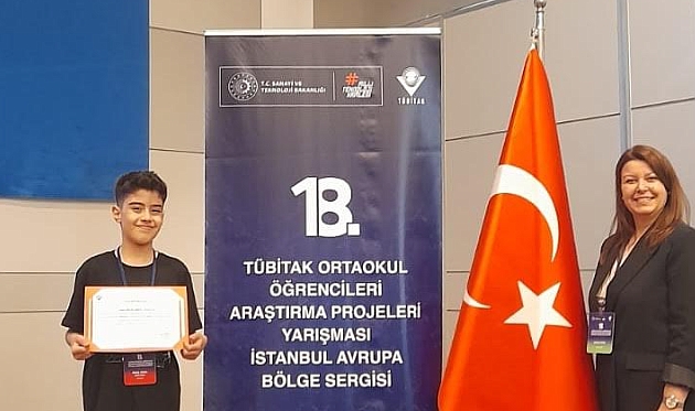 Bahçeşehir Koleji Öğrencisi Mikail Kemal Keklicek ve Öğretmeni Duygu Tezen’den TÜBİTAK’ta Büyük Başarı