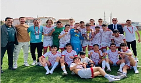 Kırklareli Gençlikspor U16 Takımı Şampiyon! Bölgesel Turnuvaya Katılma Hakkı Kazandı