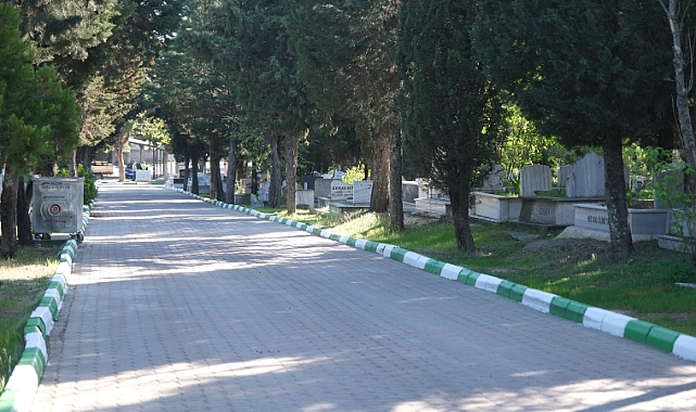 Kırklareli Mezarlığı Ramazan Bayramı'na Hazır: Ziyaretçileri İçin Tüm Hazırlıklar Tamamlandı