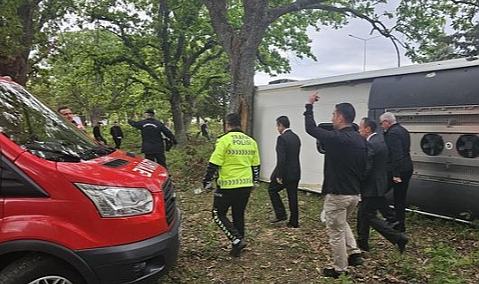Kırklareli'de Yolcu Otobüsü Devrildi: 13 Yaralı