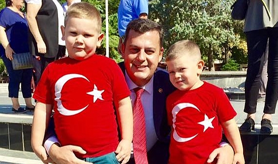 Kırklareli CHP Milletvekili Vecdi Gündoğdu'dan 23 Nisan Ulusal Egemenlik ve Çocuk Bayramı Mesajı