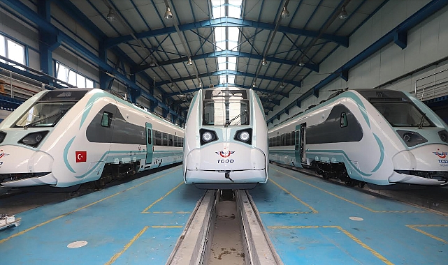 MİLLİ ELEKTRİKLİ TRENİN 3. SETİ RAYLARA ÇIKTI
