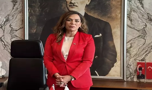 Tekirdağ'ın ilk kadın belediye başkanı Yüceer, mazbatasını aldı