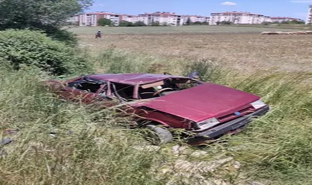 Edirne'de otomobil su kanalına girip, takla attı: 2 yaralı